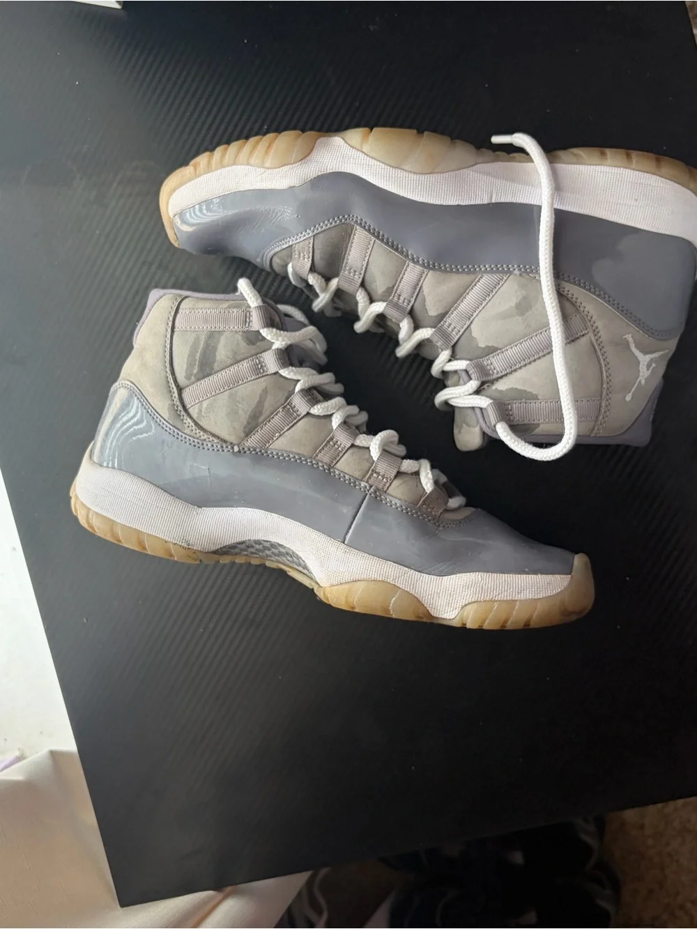 Jordan Men's cool Gray and White Retro Sneakers